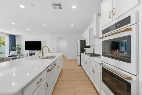 34490 Bloomberry Rd, Murrieta, CA 92563