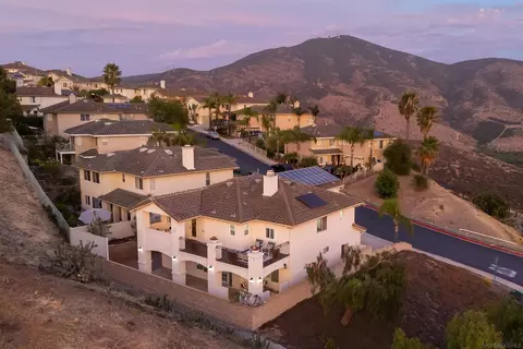 View/Area - 2002 Pointe Pkwy, Spring Valley, CA 91978 photo 1 of 10