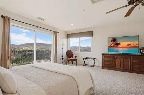 Bedroom - 1550 Knoll Park Ln, Fallbrook, CA 92028 photo 8 of 9