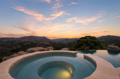 Exterior - 1550 Knoll Park Ln, Fallbrook, CA 92028 photo 8 of 18