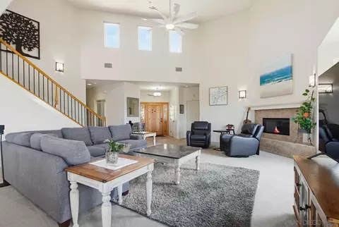 Living - 1550 Knoll Park Ln, Fallbrook, CA 92028 photo 5 of 6