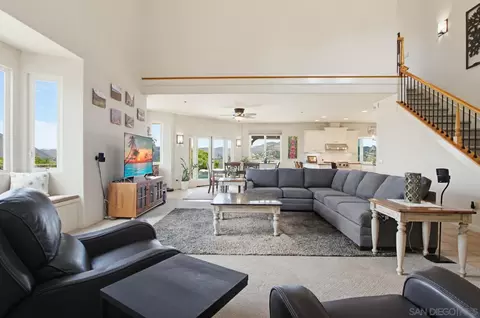 Living - 1550 Knoll Park Ln, Fallbrook, CA 92028 photo 2 of 6