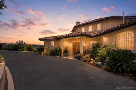 Exterior - 1550 Knoll Park Ln, Fallbrook, CA 92028 photo 2 of 18