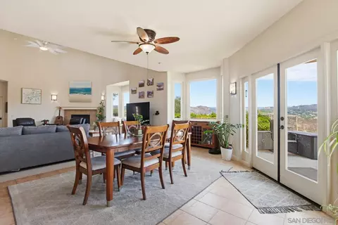 Dining - 1550 Knoll Park Ln, Fallbrook, CA 92028 photo 2 of 4