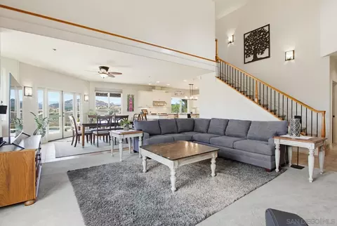 Living - 1550 Knoll Park Ln, Fallbrook, CA 92028 photo 4 of 6