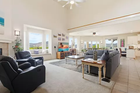 Living - 1550 Knoll Park Ln, Fallbrook, CA 92028 photo 1 of 6