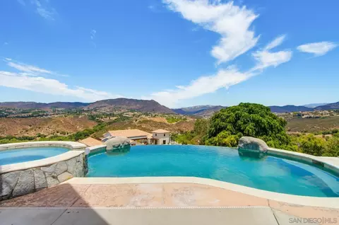 Exterior - 1550 Knoll Park Ln, Fallbrook, CA 92028 photo 13 of 18