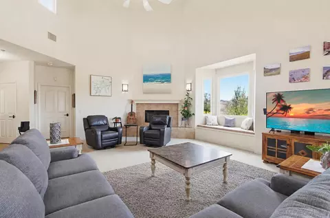 Living - 1550 Knoll Park Ln, Fallbrook, CA 92028 photo 6 of 6