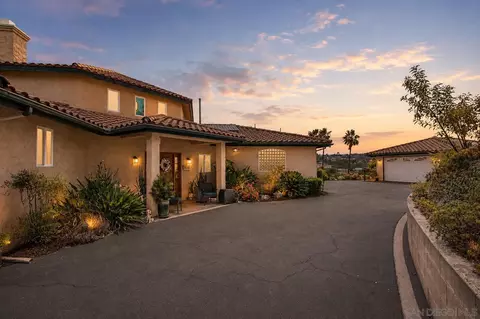 Exterior - 1550 Knoll Park Ln, Fallbrook, CA 92028 photo 3 of 18