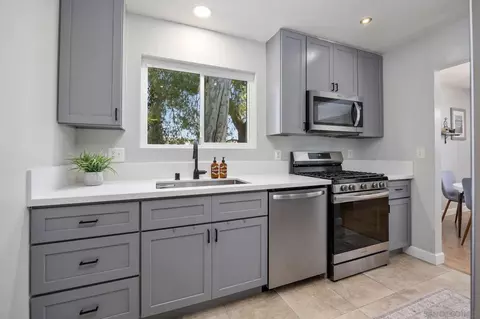 Kitchen - 12310 Teri Dr, Poway, CA 92064 photo 2 of 3