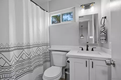 Bath - 12310 Teri Dr, Poway, CA 92064 photo 2 of 2
