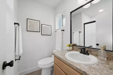 Bath - 1115 6th St, Ramona, CA 92065 photo 4 of 4