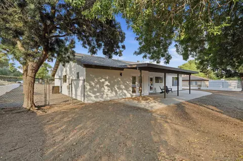 Exterior - 1115 6th St, Ramona, CA 92065 photo 5 of 9