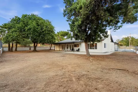 Exterior - 1115 6th St, Ramona, CA 92065 photo 6 of 9
