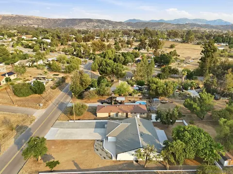 View/Area - 1115 6th St, Ramona, CA 92065 photo 7 of 8