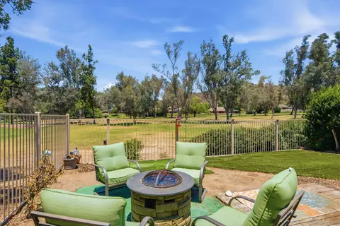 29402 Circle R Greens Dr, Escondido, CA 92026