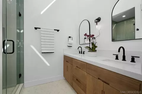 Bath - 940 Sealane #16, Encinitas, CA 92024 photo 1 of 5