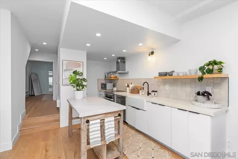 Kitchen - 940 Sealane #16, Encinitas, CA 92024 photo 2 of 3