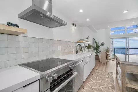 Kitchen - 940 Sealane #16, Encinitas, CA 92024 photo 1 of 3