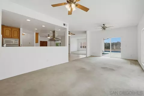 Living - 171 Dawn Vw, El Cajon, CA 92021 photo 13 of 13