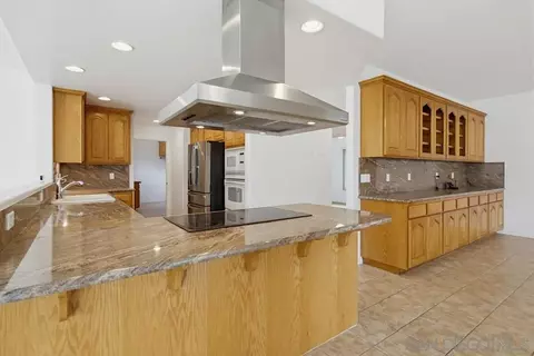 Kitchen - 171 Dawn Vw, El Cajon, CA 92021 photo 3 of 5