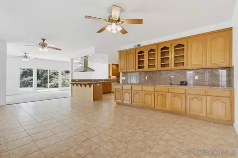 Living - 171 Dawn Vw, El Cajon, CA 92021 photo 2 of 13