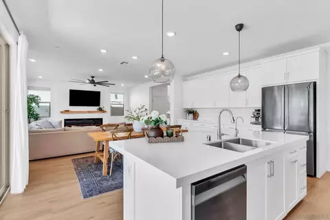 Kitchen - 2011 Copernicus, Escondido, CA 92026 photo 4 of 4