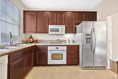 Kitchen - 45733 Sierra Ct, Temecula, CA 92592 photo 1 of 2