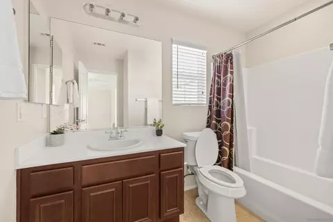 Bath - 45733 Sierra Ct, Temecula, CA 92592 photo 1 of 2