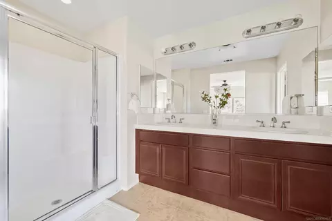Bath - 45733 Sierra Ct, Temecula, CA 92592 photo 2 of 2