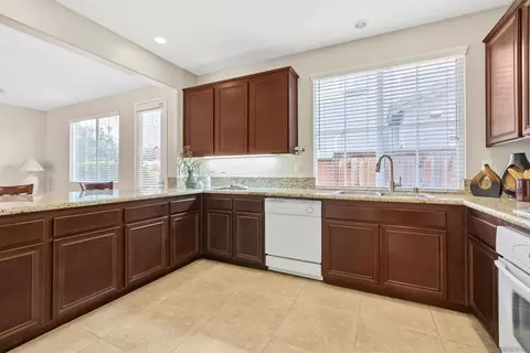 Kitchen - 45733 Sierra Ct, Temecula, CA 92592 photo 2 of 2