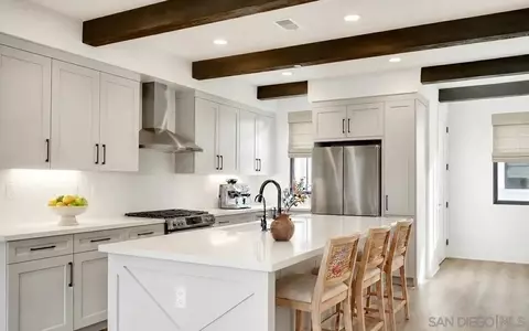 1602 San Remo Pl #104, Encinitas, CA 92024