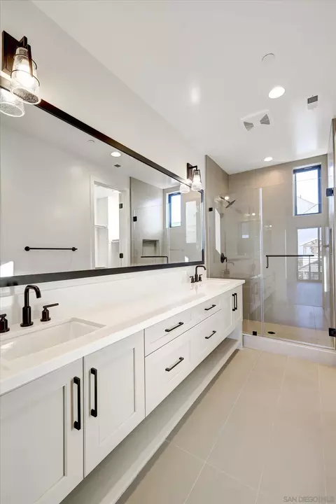 Bath - 1602 San Remo Pl #104, Encinitas, CA 92024 photo 1 of 2