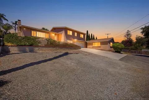 352 Beaumont, Vista, CA 92084