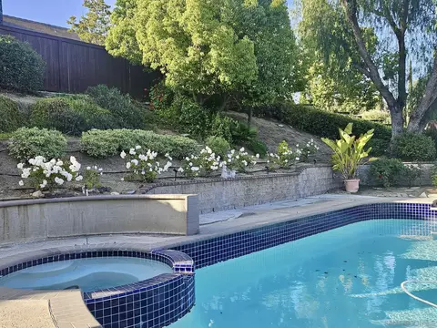 Exterior - 44028 Highlander Dr, Temecula, CA 92592 photo 3 of 7