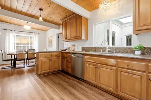 Kitchen - 161 Parnassus Cir, Oceanside, CA 92054 photo 2 of 4