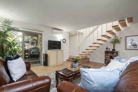 4062 Valeta #334, San Diego, CA 92110