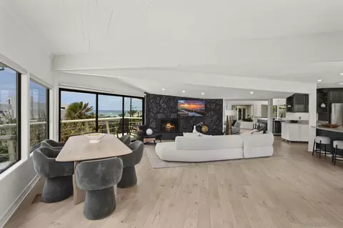 Dining - 5567 Calumet Ave, La Jolla, CA 92037 photo 4 of 4