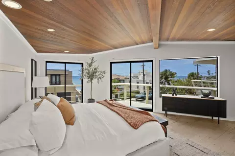 Bedroom - 5567 Calumet Ave, La Jolla, CA 92037 photo 2 of 8