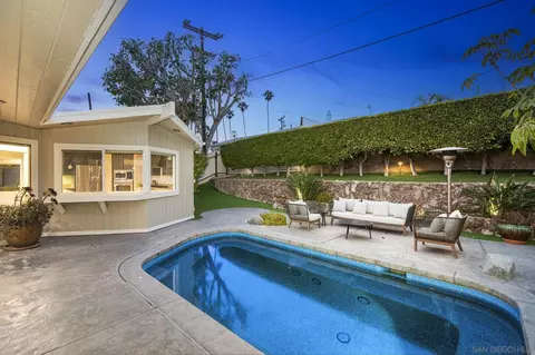 Exterior - 5567 Calumet Ave, La Jolla, CA 92037 photo 2 of 8
