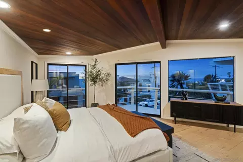 Bedroom - 5567 Calumet Ave, La Jolla, CA 92037 photo 8 of 8