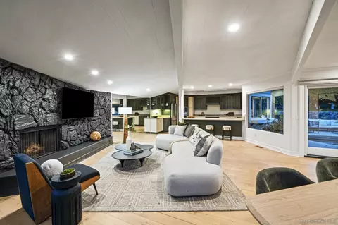 Living - 5567 Calumet Ave, La Jolla, CA 92037 photo 6 of 6