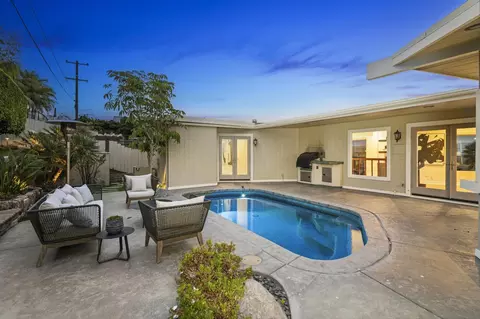 Exterior - 5567 Calumet Ave, La Jolla, CA 92037 photo 4 of 8