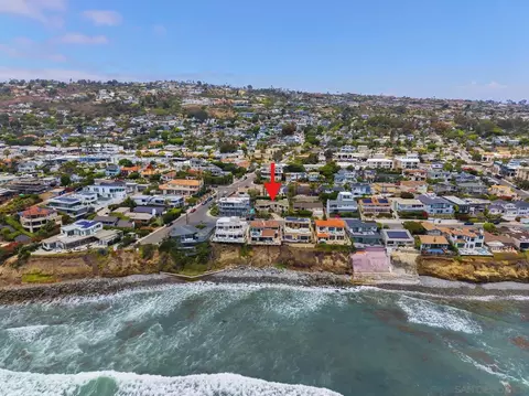 View/Area - 5567 Calumet Ave, La Jolla, CA 92037 photo 4 of 5