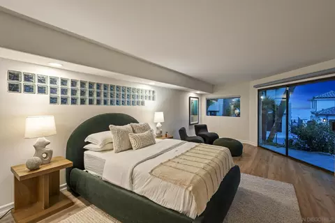 Bedroom - 5567 Calumet Ave, La Jolla, CA 92037 photo 7 of 8