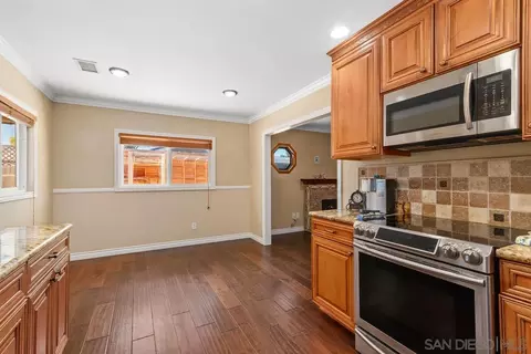 Kitchen - 2245 Nob Hill Dr, Carlsbad, CA 92008 photo 2 of 4