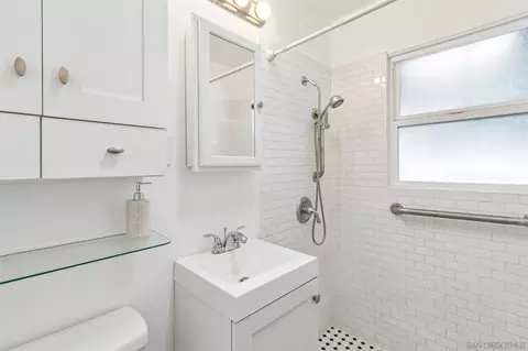 Bath - 8653 Washington Ave, La Mesa, CA 91942 photo 1 of 1