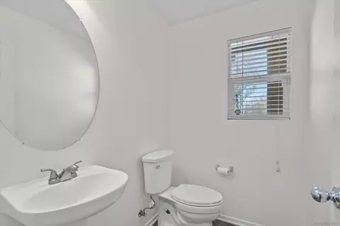 Bath - 1354 Normandy Dr, Chula Vista, CA 91913 photo 3 of 3