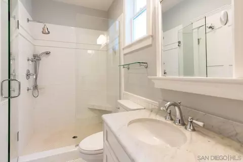 Bath - 843 C, Coronado, CA 92118 photo 4 of 4
