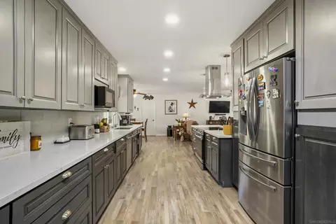 Kitchen - 1541 Round Potrero Rd, Potrero, CA 91963 photo 4 of 6